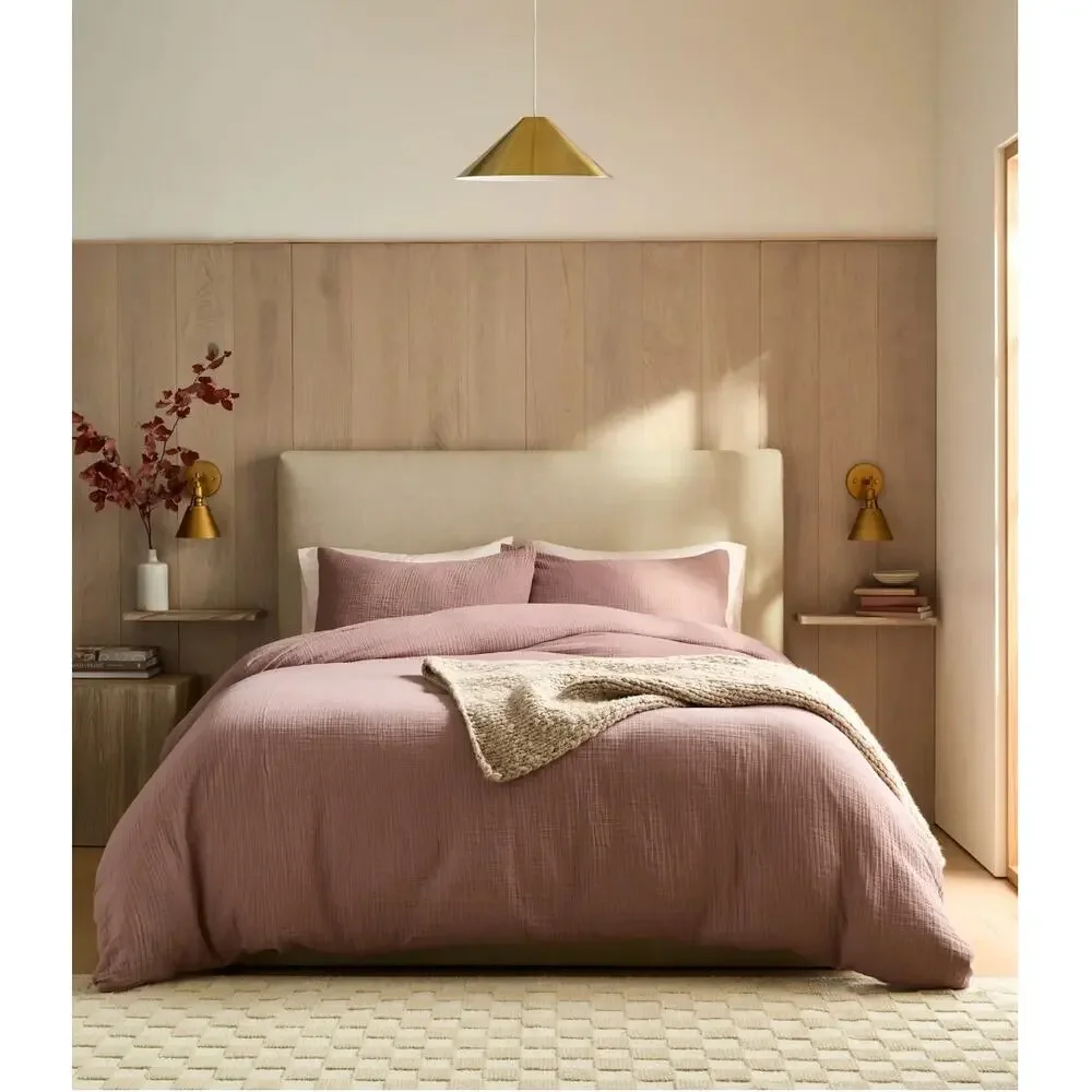 Quince airy gauzy
